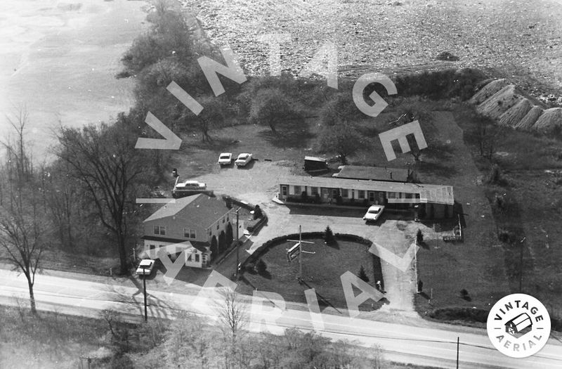 Uknown Farmington Hills Motel - 1963 Aerial (newer photo)